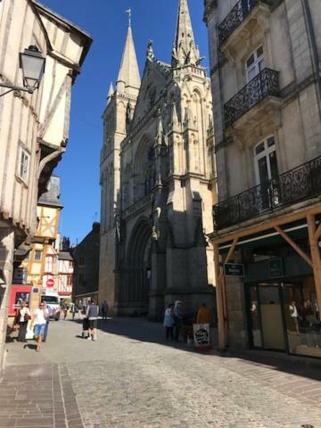 Appartement Au Coeur Du Quartier Historique Vannes Luaran gambar
